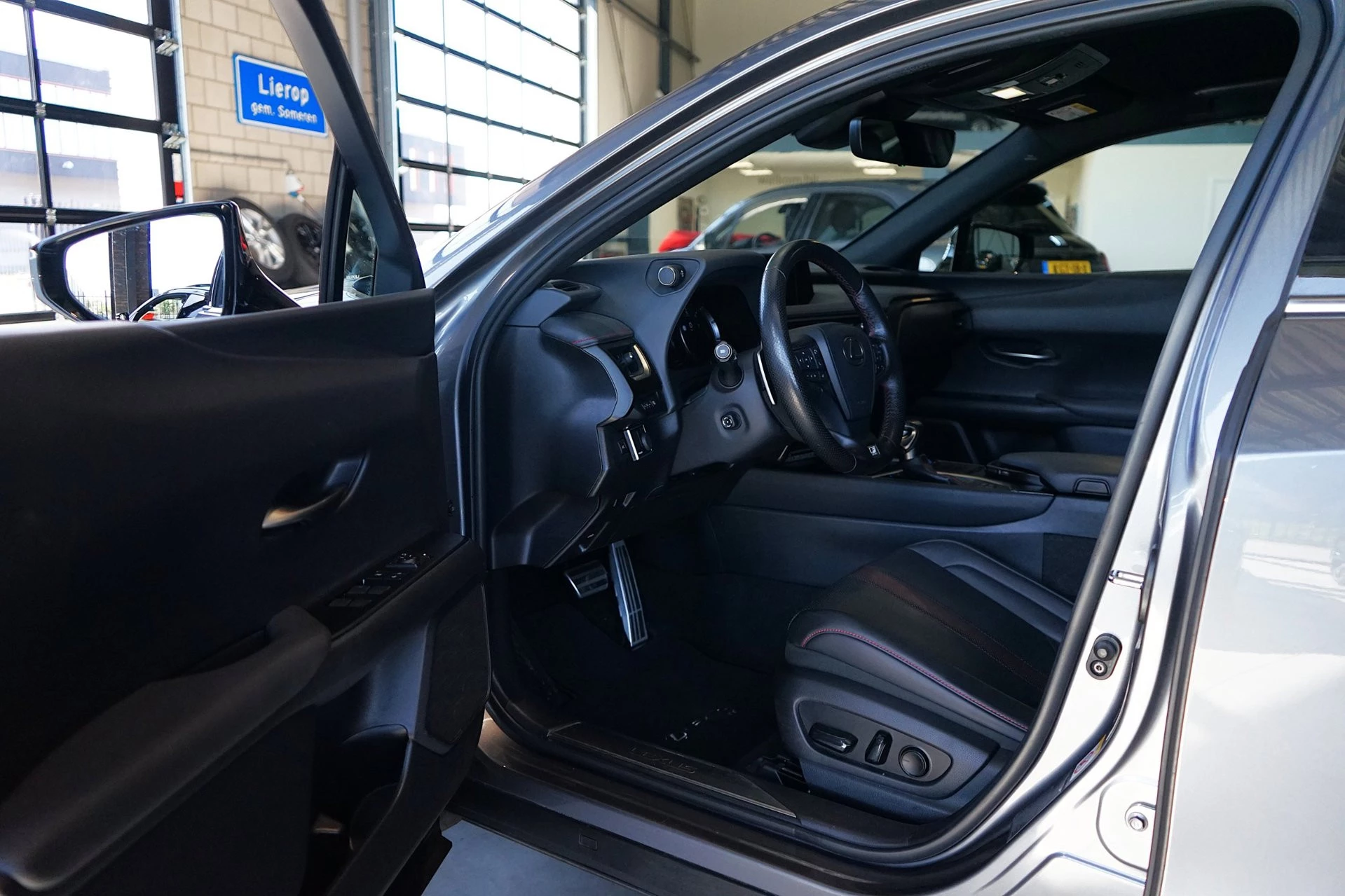 Hoofdafbeelding Lexus UX