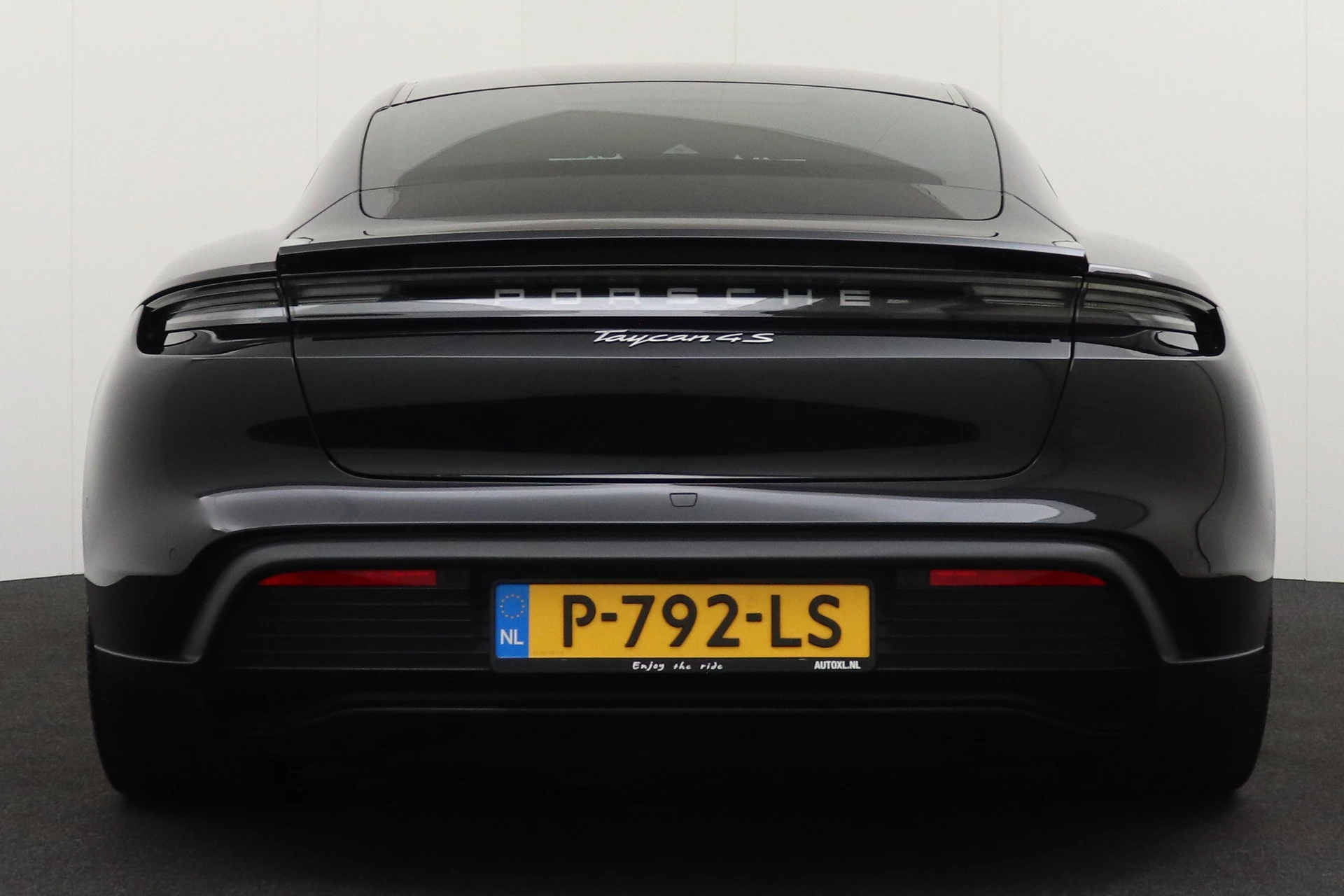 Hoofdafbeelding Porsche Taycan