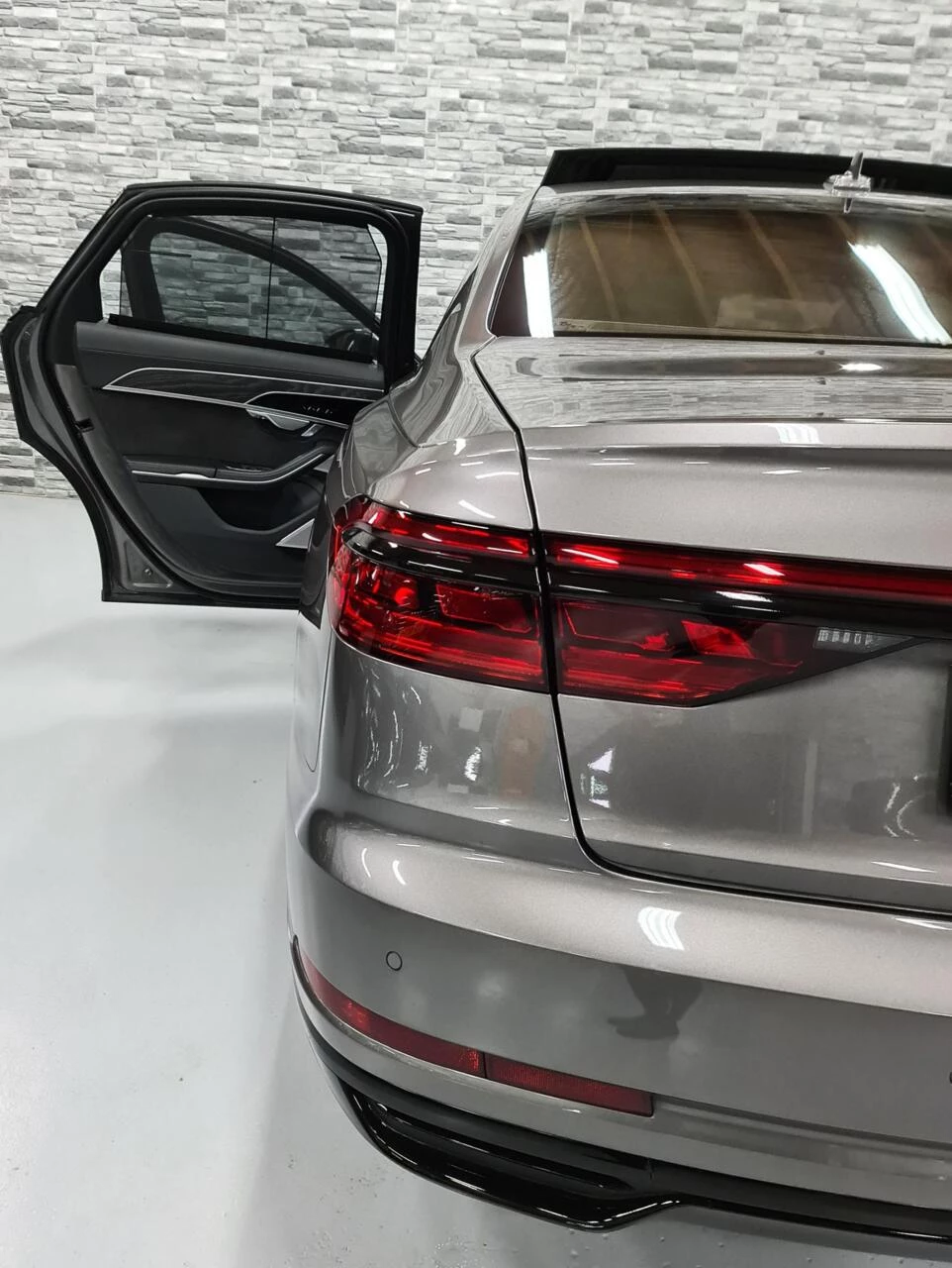 Hoofdafbeelding Audi A8