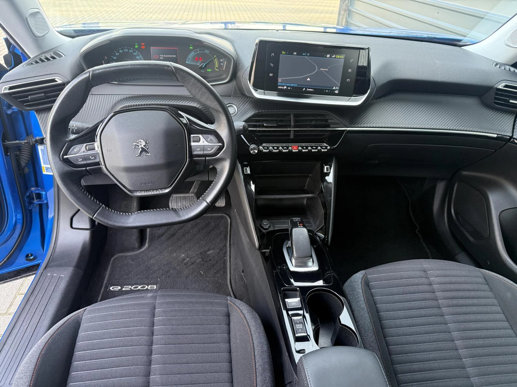 Hoofdafbeelding Peugeot e-2008