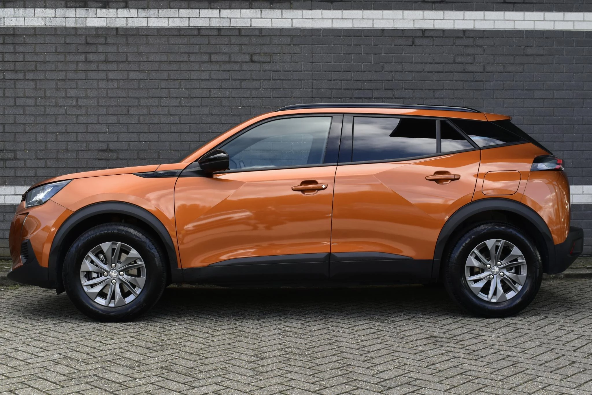 Hoofdafbeelding Peugeot e-2008