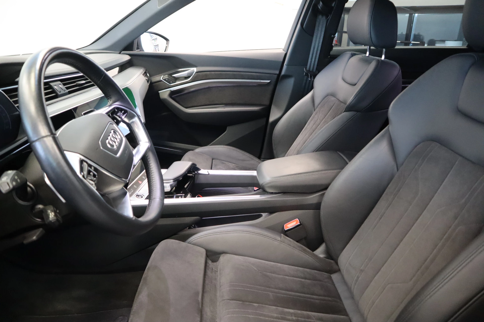 Hoofdafbeelding Audi e-tron