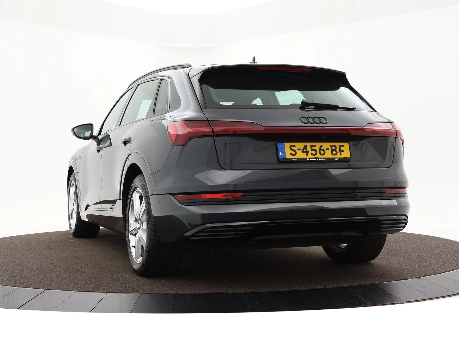 Hoofdafbeelding Audi e-tron
