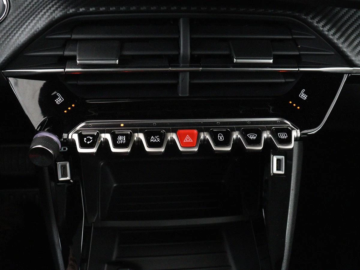 Hoofdafbeelding Peugeot e-208