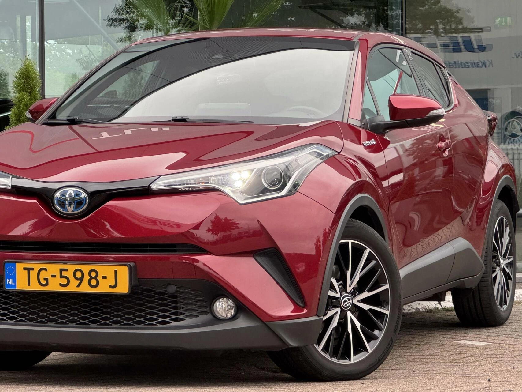 Hoofdafbeelding Toyota C-HR