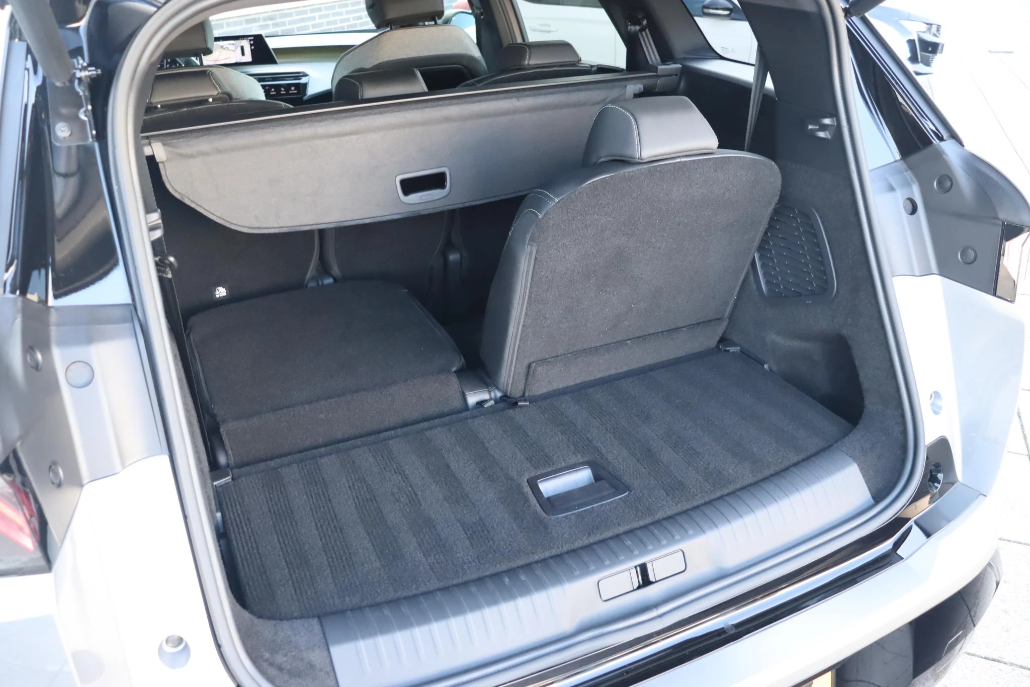 Hoofdafbeelding Peugeot e-5008