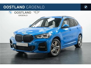 BMW X1 xDrive25e M Sport Automaat / Panoramadak / Trekhaak / Achteruitrijcamera / Sportstoelen / Comfort Access / Head-Up / LED / Stuurverwarming