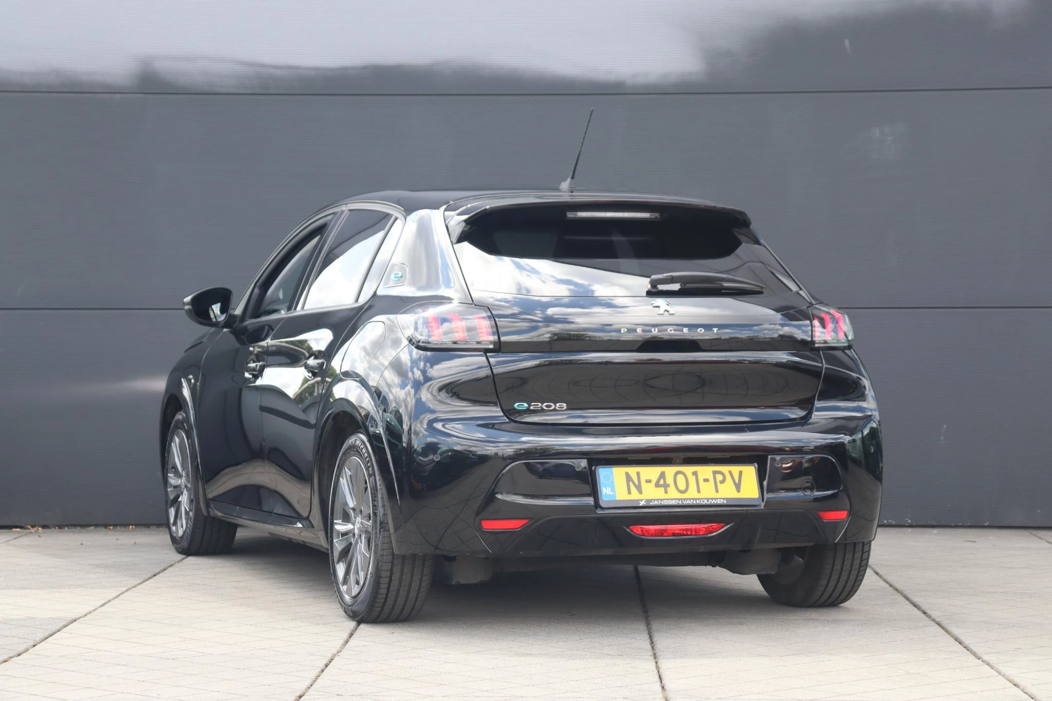 Hoofdafbeelding Peugeot e-208