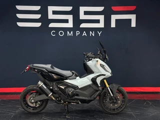 Hoofdafbeelding Honda X-ADV Honda Scooter X ADV 750 Arrow Smoke LED