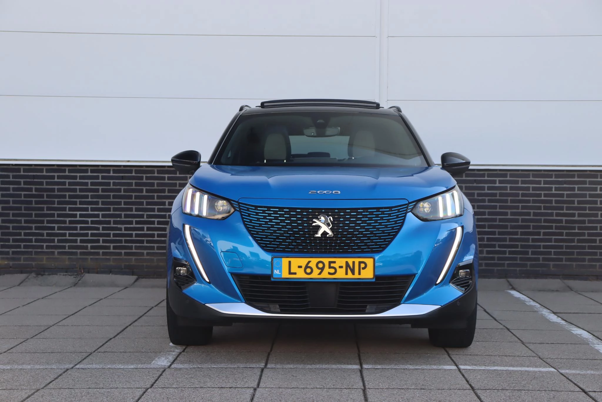 Hoofdafbeelding Peugeot e-2008