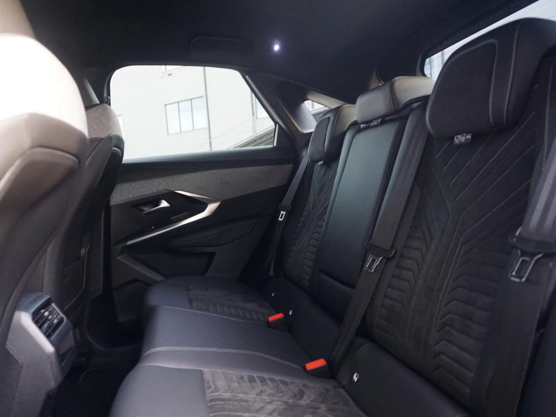 Hoofdafbeelding Peugeot e-3008