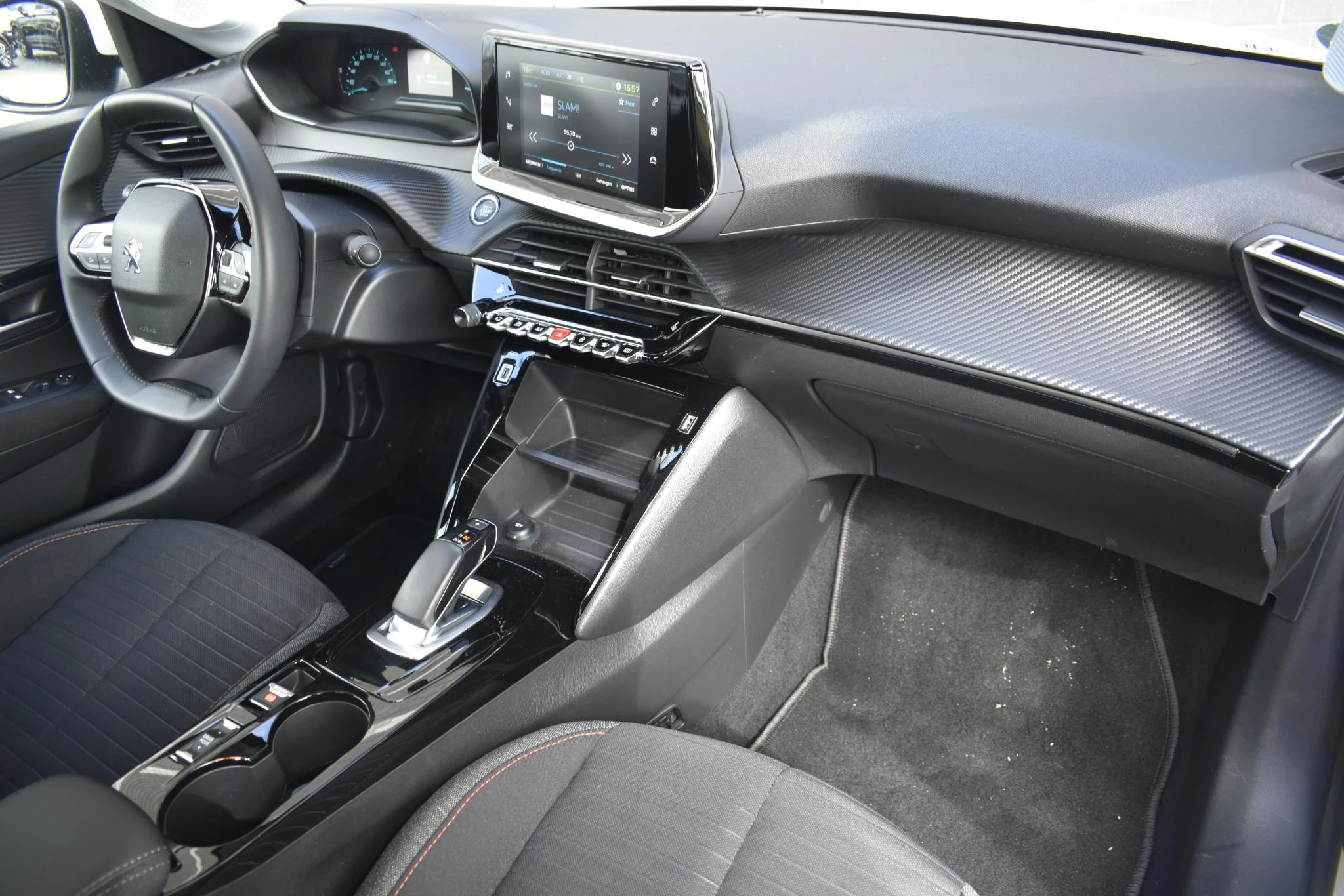 Hoofdafbeelding Peugeot e-208