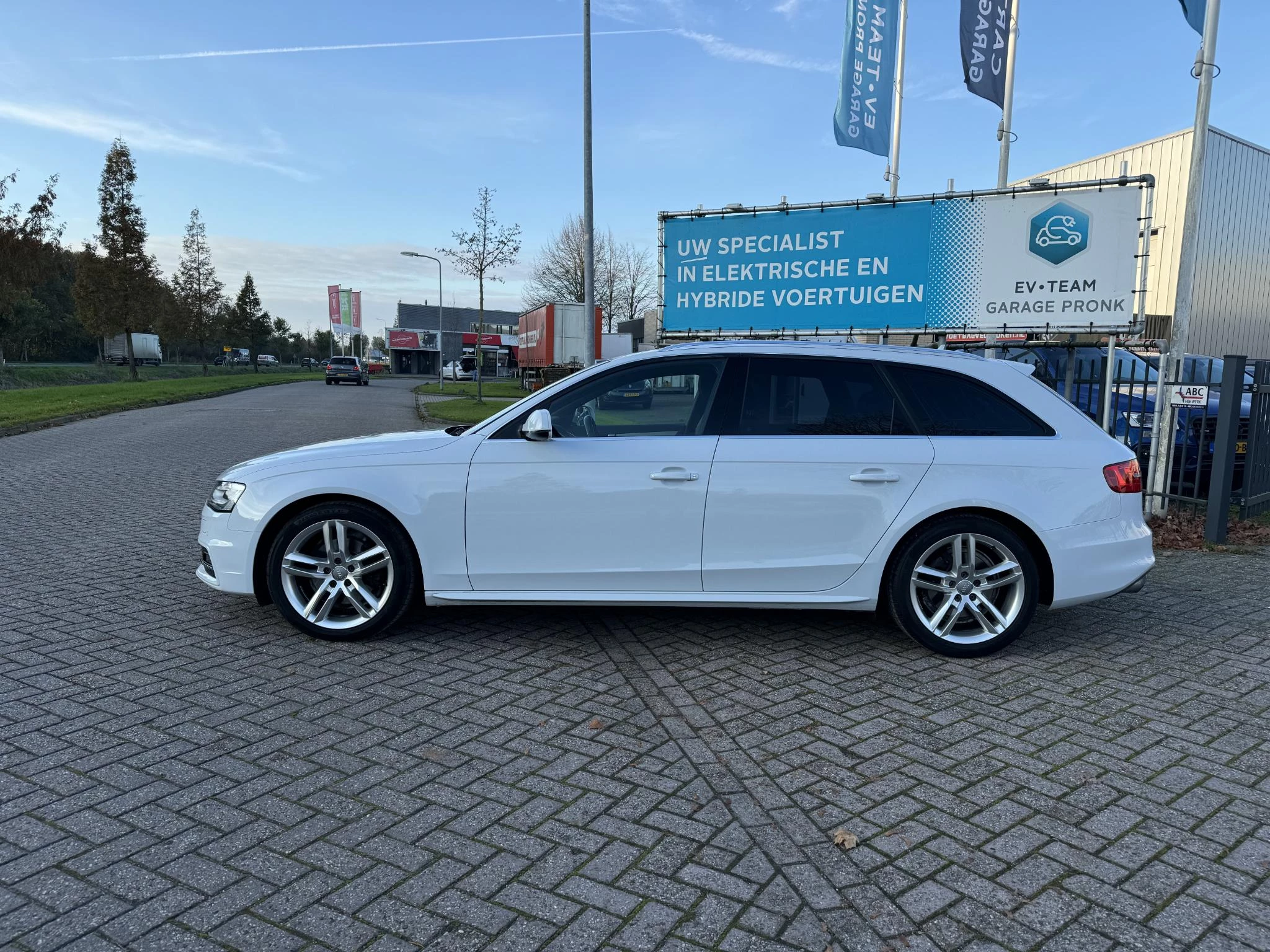 Hoofdafbeelding Audi A4