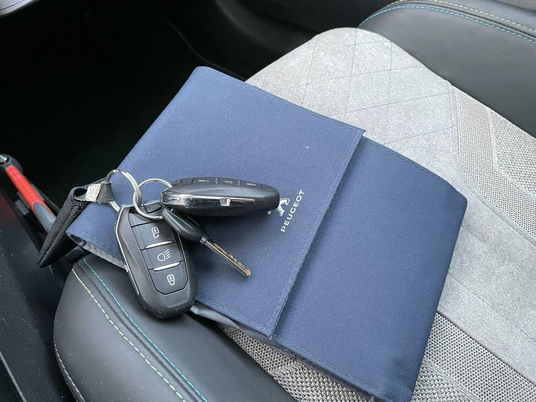 Hoofdafbeelding Peugeot e-208