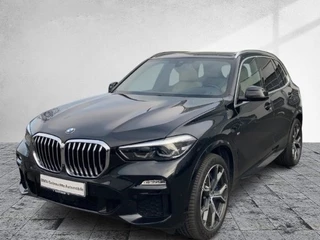 Hoofdafbeelding BMW X5 BMW X5 xDrive45e M-SPORT ** LED, NAVI+, BEIGE LEDER, PANORAMA, KEYLESS, HuD, 21-inch LMV, ** 1e EIG - UNFALLFREI ** ** INFORMEER OOK NAAR ONZE AANTREKKELIJKE FINANCIAL-LEASE TARIEVEN **