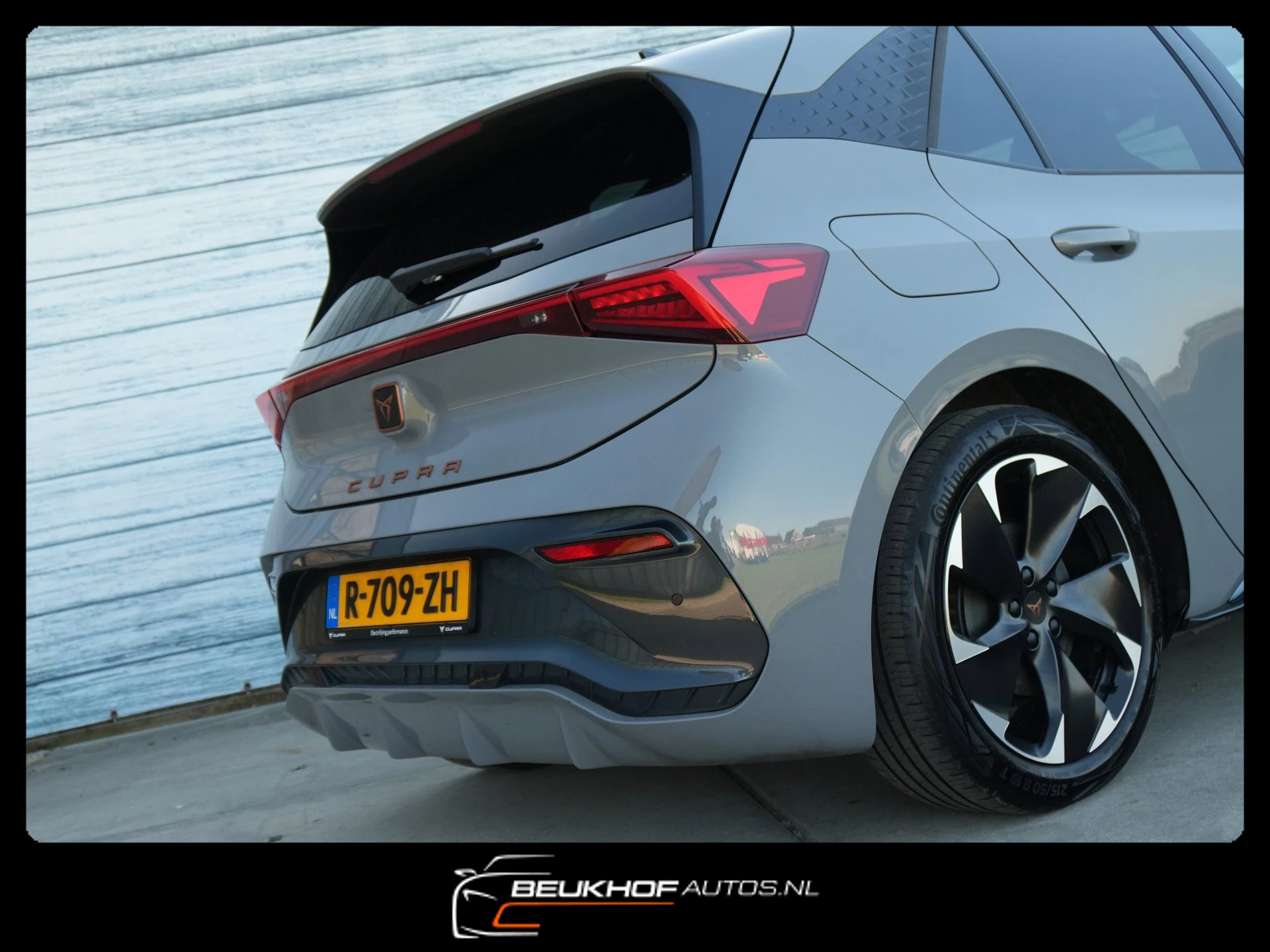 Hoofdafbeelding CUPRA Born