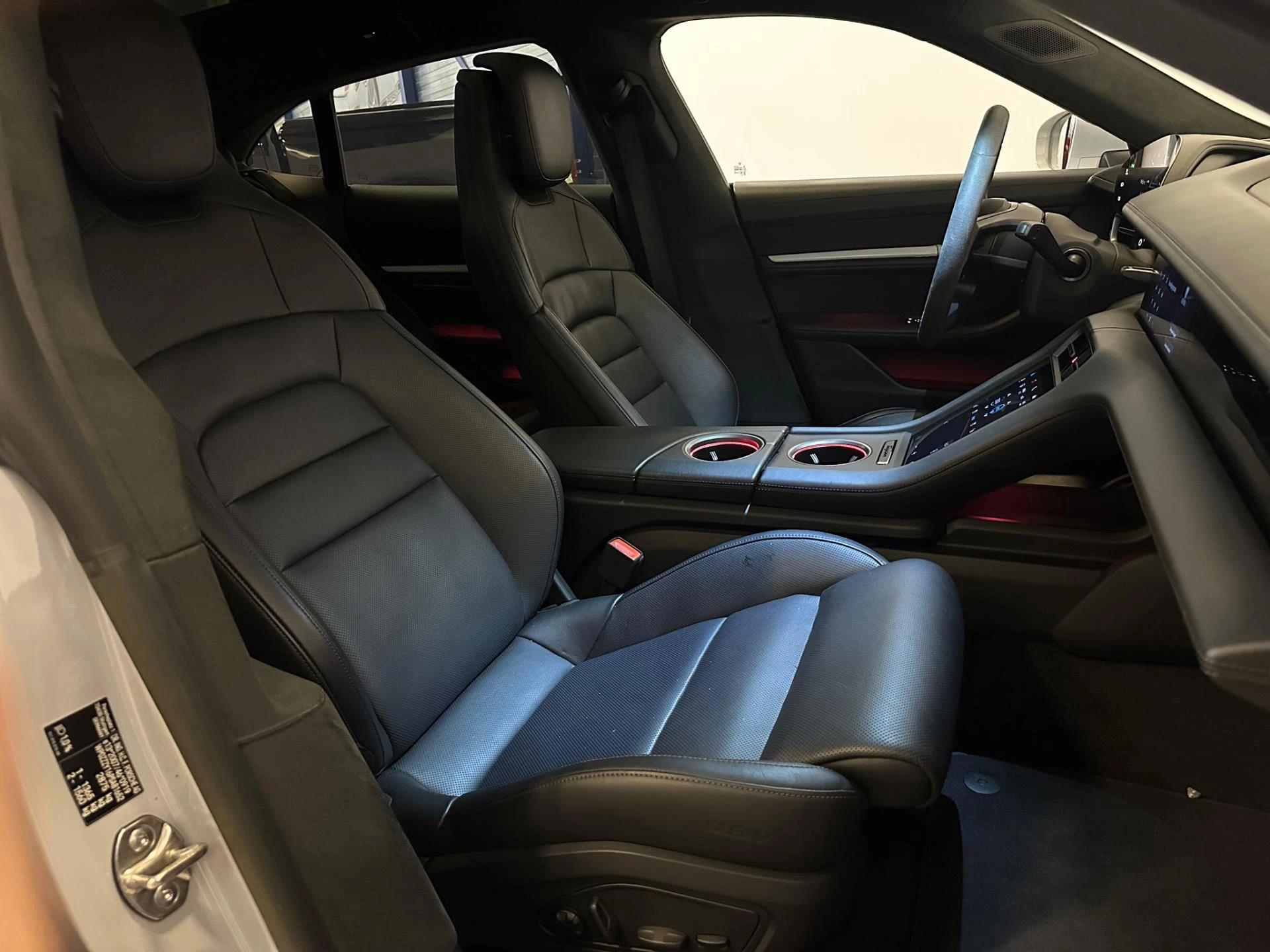 Hoofdafbeelding Porsche Taycan