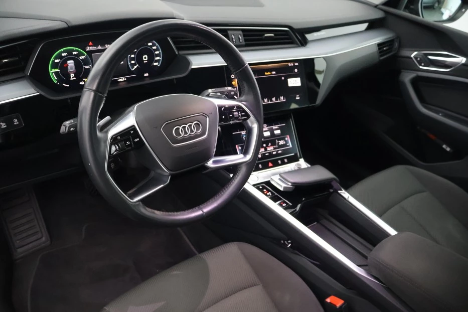 Hoofdafbeelding Audi e-tron