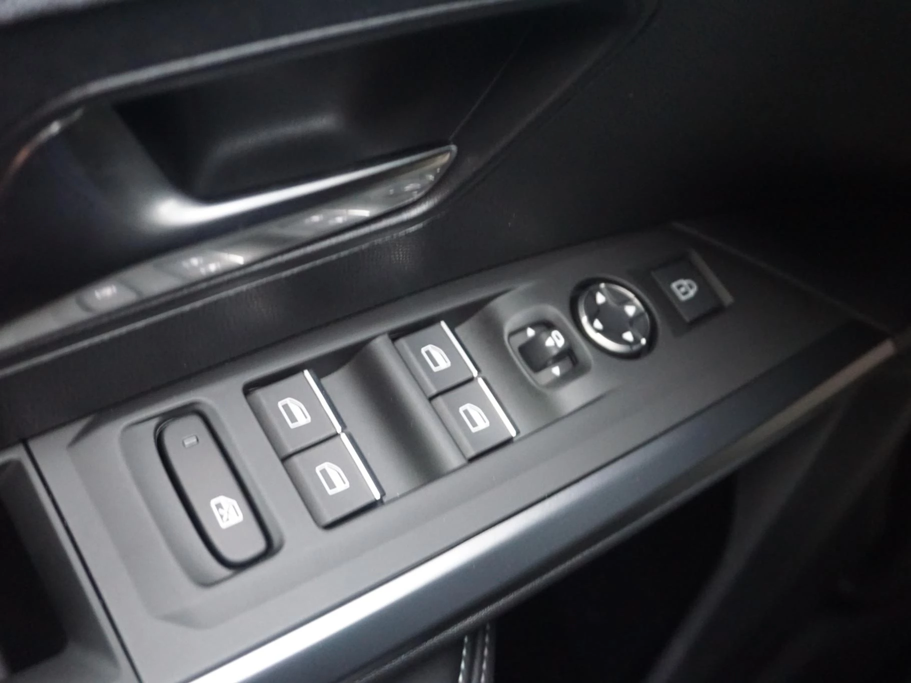 Hoofdafbeelding Peugeot e-3008