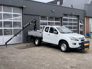 Hoofdafbeelding Isuzu D-Max Isuzu D-Max 2.5 Cab 4x4 Haib 013 laadkraan Airco Cruise controle Trekhaak 3500kg trekhaak Pick-up p-up Euro 5 Vierwielaandrijving Openlaadbak Gereedschapskist Sneeuwschuifaansluiting