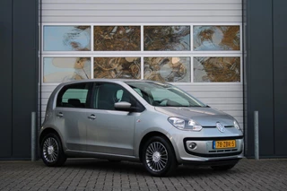 Volkswagen Up! 1.0 high up! Automaat 5-Deurs Airco/Cruise/PDC/Navi/Bluetooth/15"LM/RadioCD.AUX/Elek.Ramen/Dealeronderhoud/51.773km