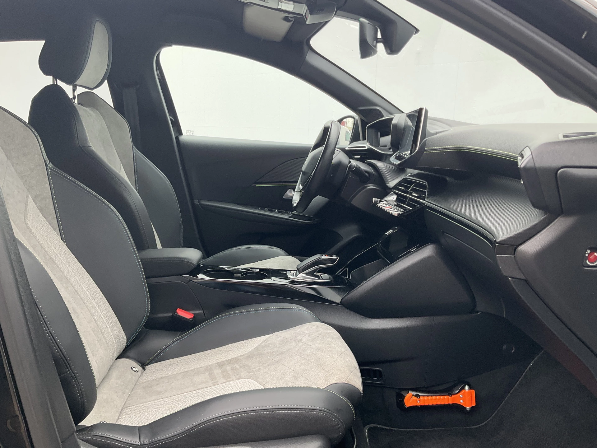 Hoofdafbeelding Peugeot e-208
