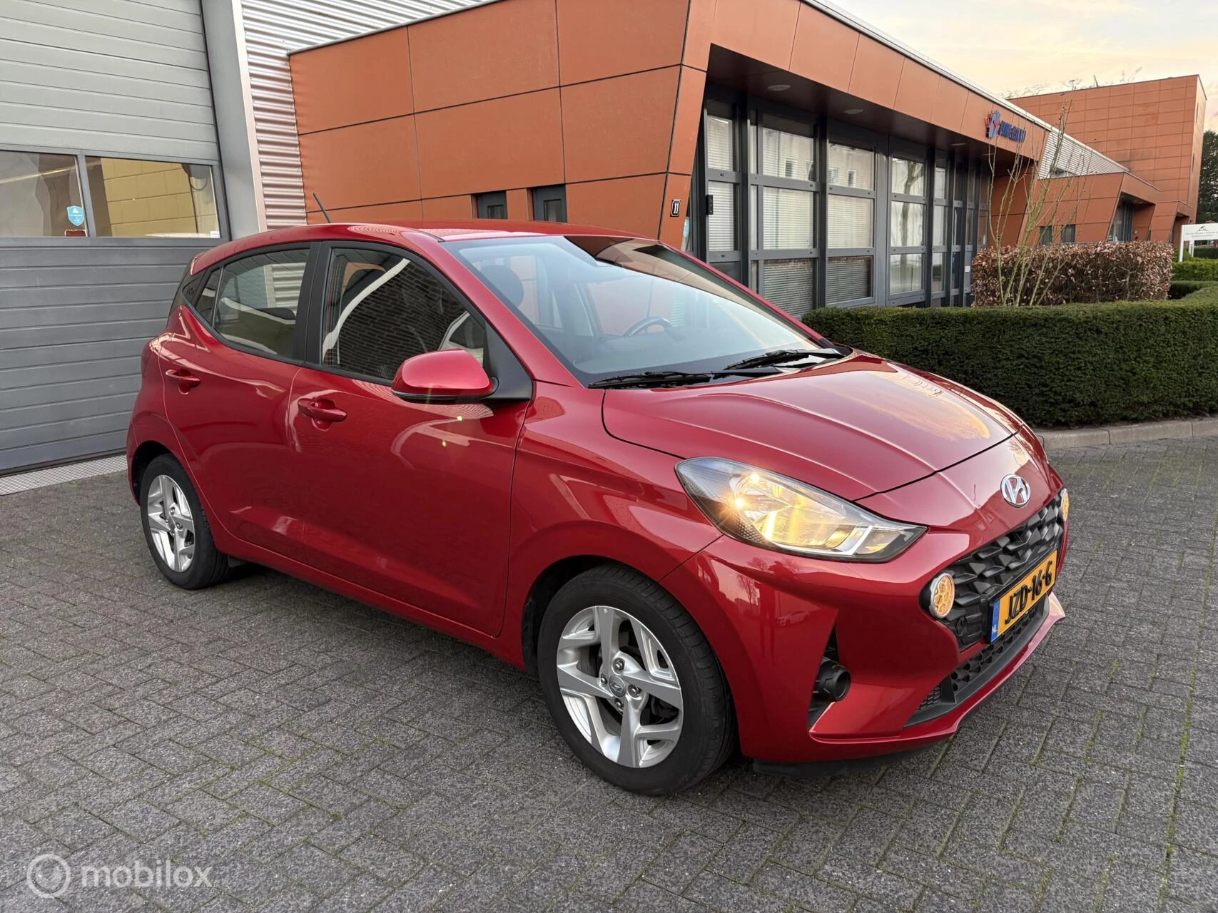 Hoofdafbeelding Hyundai i10