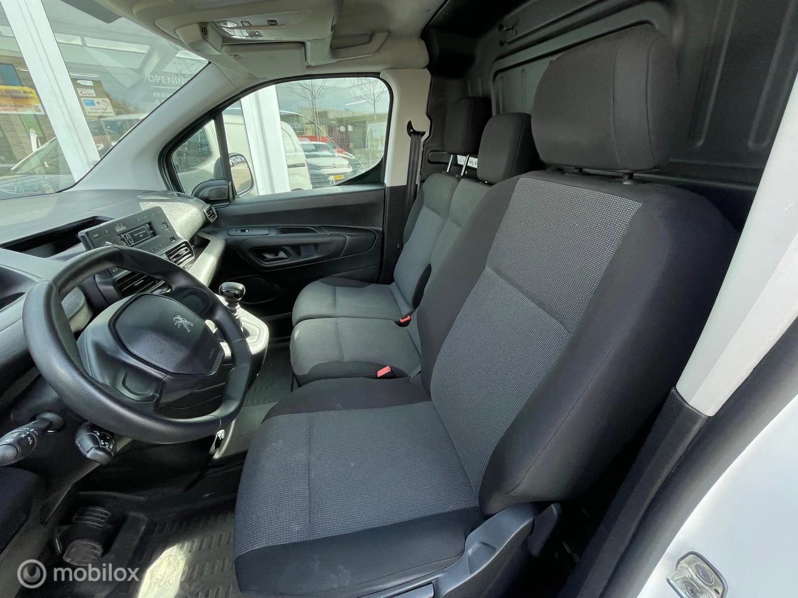 Hoofdafbeelding Peugeot Partner