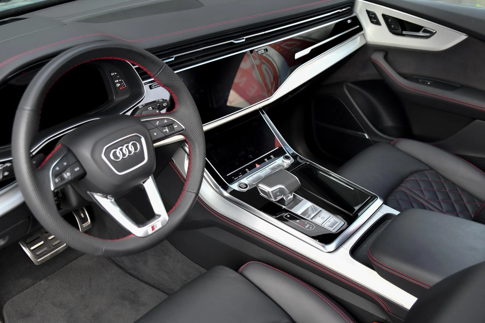 Hoofdafbeelding Audi Q8