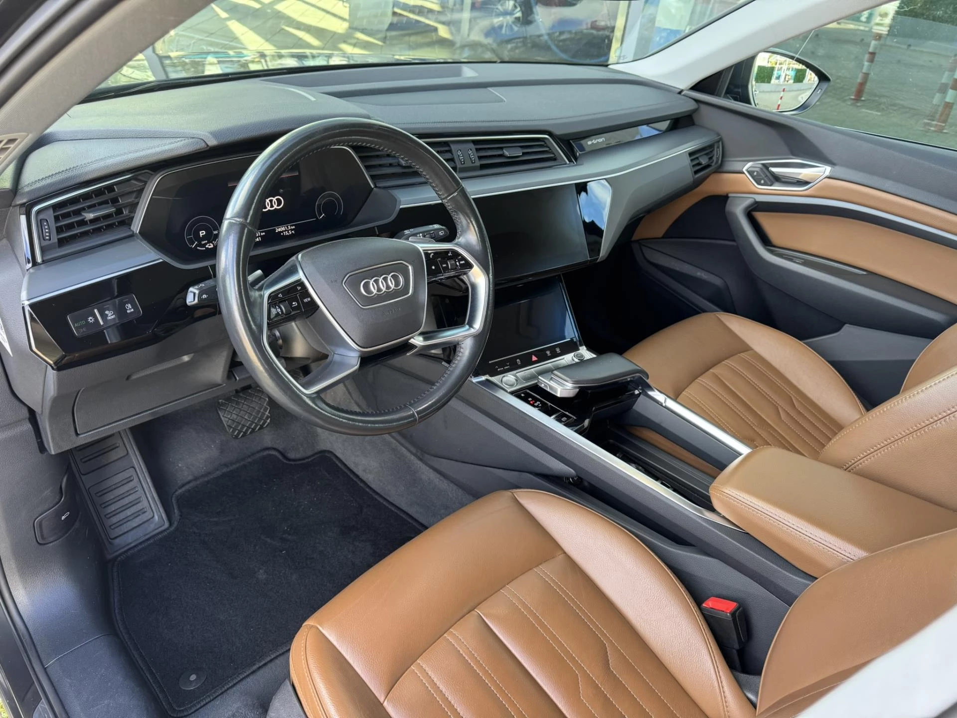 Hoofdafbeelding Audi e-tron