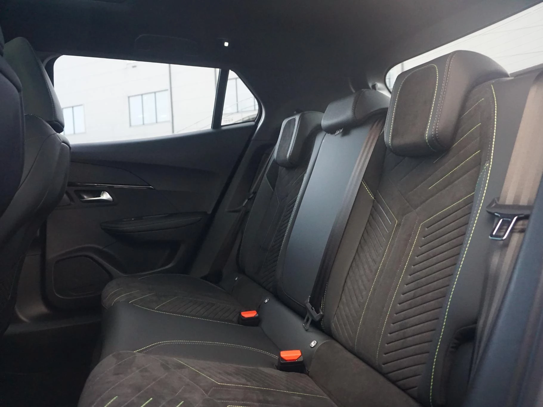 Hoofdafbeelding Peugeot e-2008