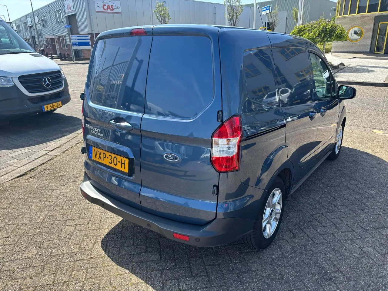Hoofdafbeelding Ford Transit Courier
