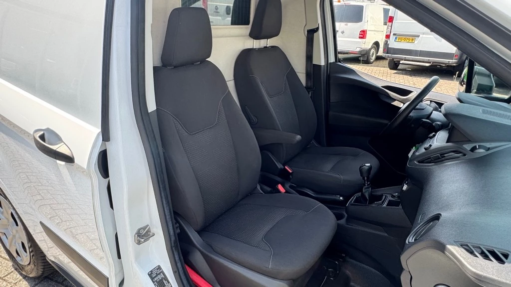 Hoofdafbeelding Ford Transit Courier