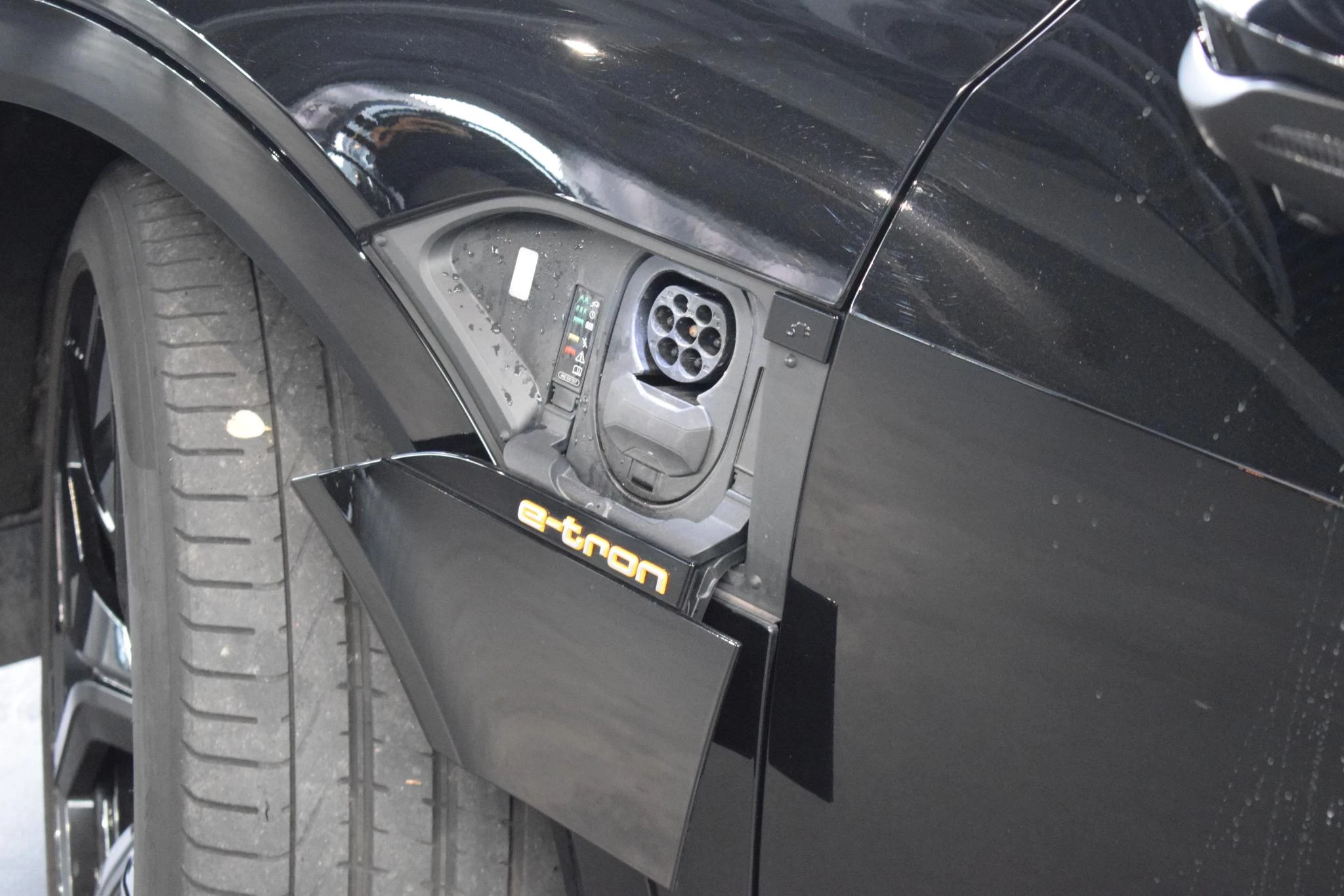 Hoofdafbeelding Audi e-tron