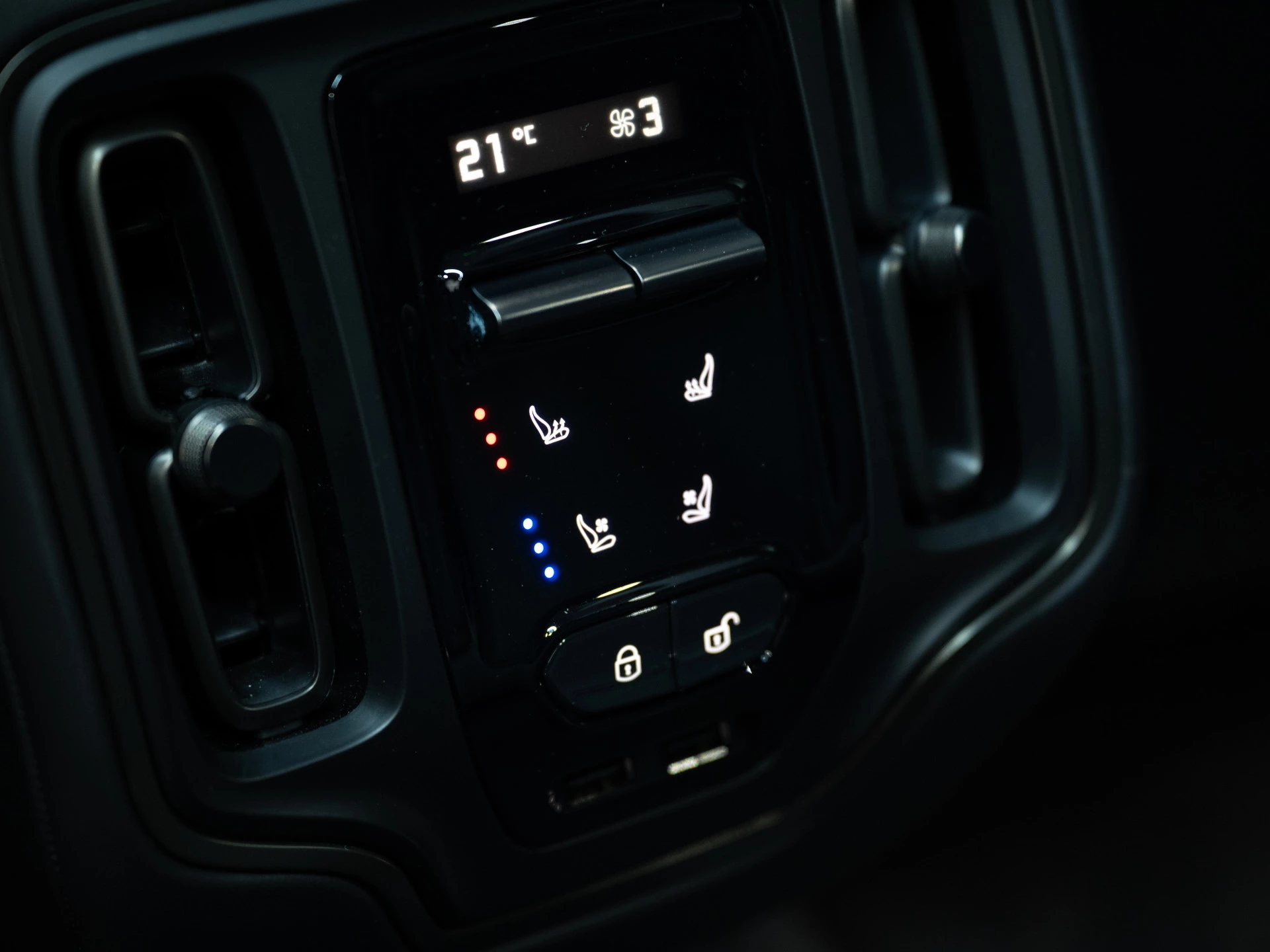 Hoofdafbeelding Aston Martin DBX