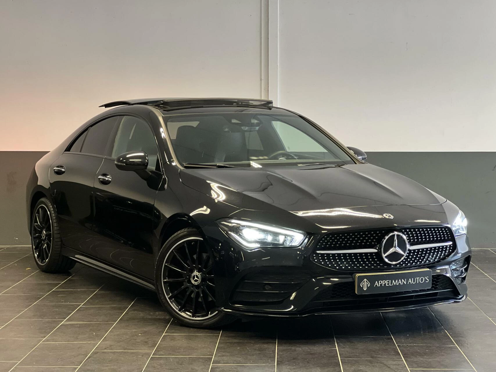 Hoofdafbeelding Mercedes-Benz CLA