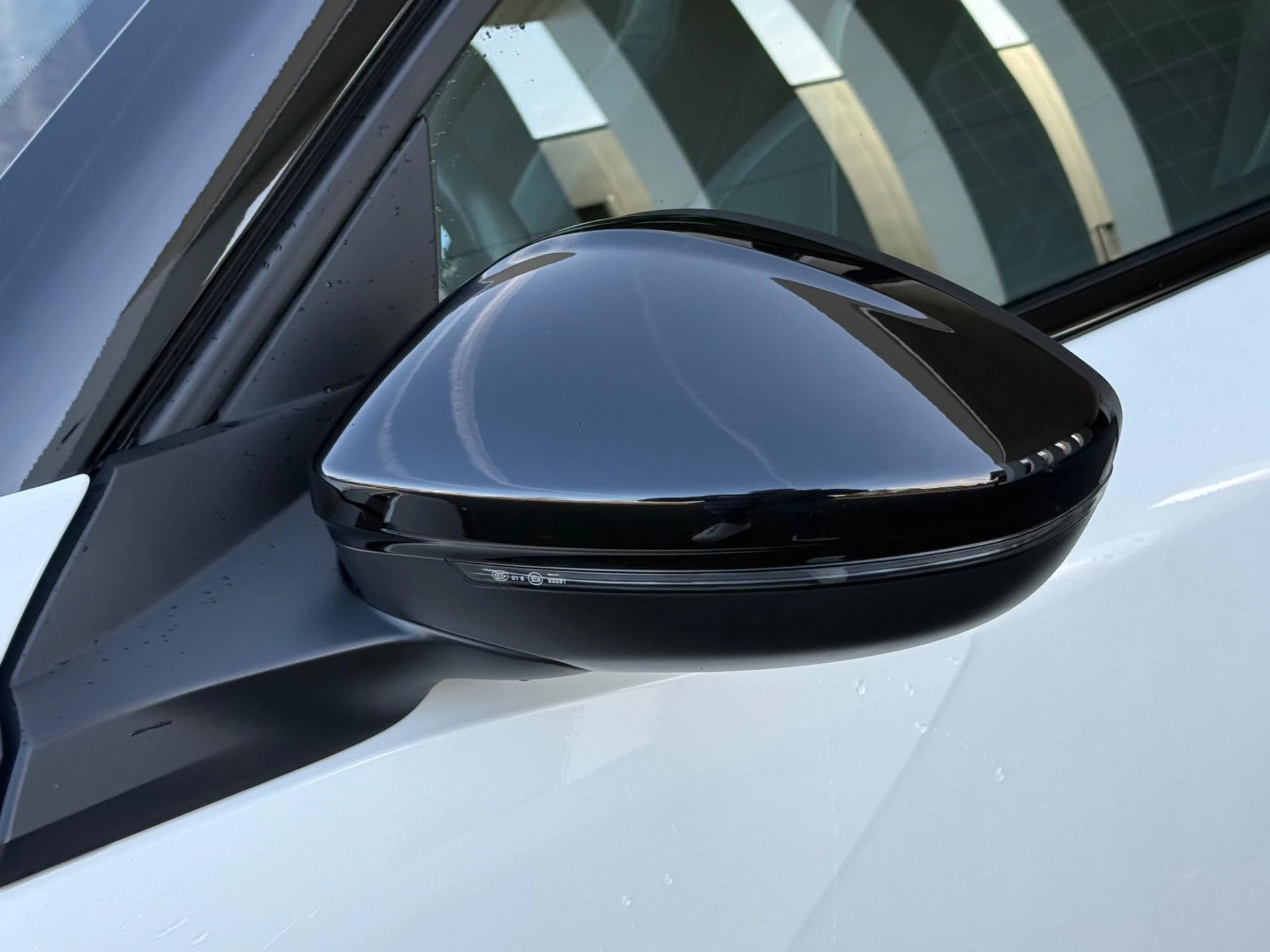 Hoofdafbeelding Peugeot e-2008