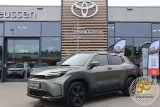 Hoofdafbeelding Toyota Urban Cruiser Toyota Urban Cruiser EXECUTIVE 61kWh NIEUW&DIRECT LEVERBAAR! PANODAK JBL-AUDIO 360°CAMERA 19"LM-VELGEN LED-PRISMA STOEL/STUURVERWARMING