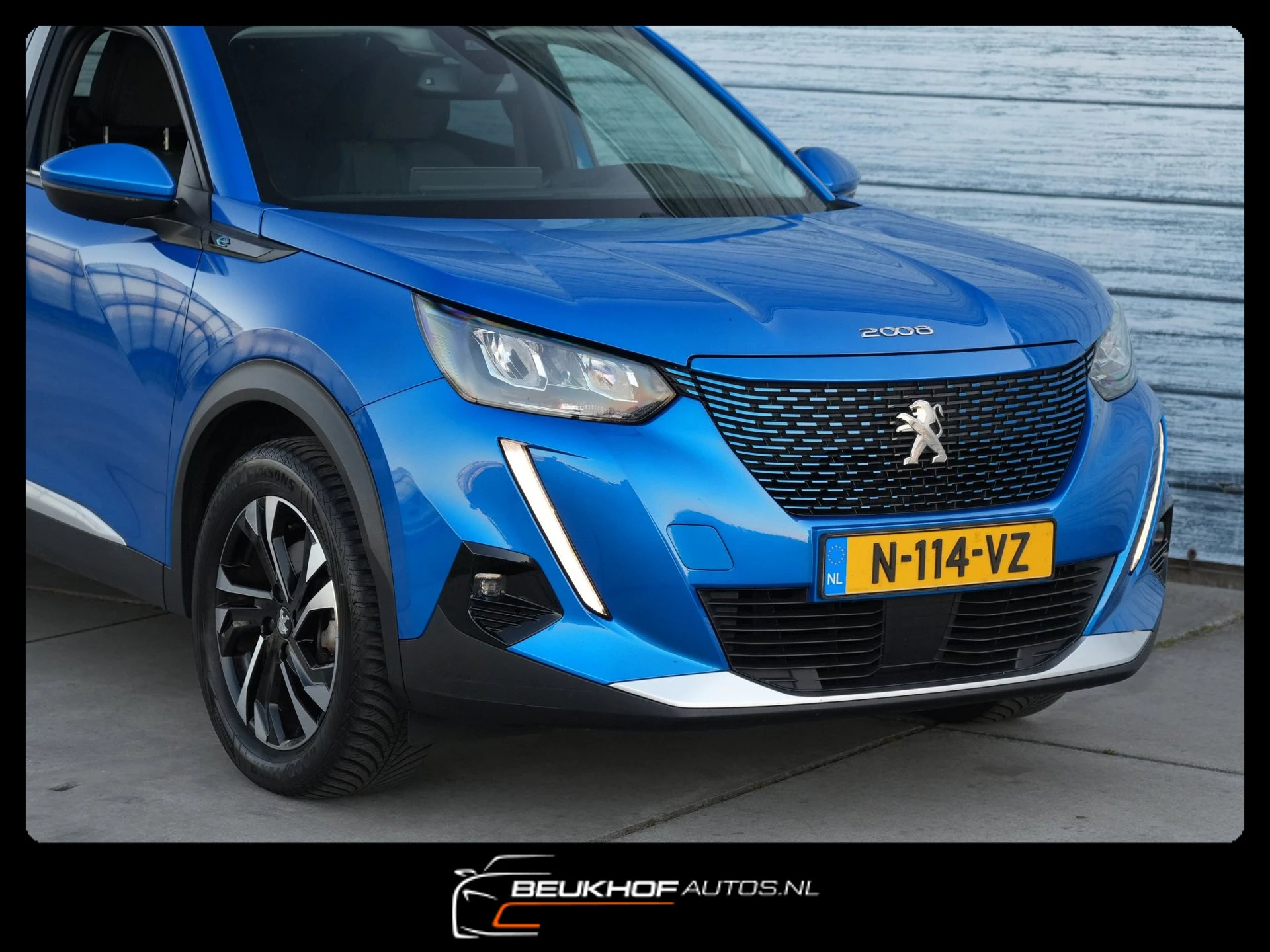 Hoofdafbeelding Peugeot e-2008