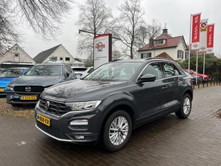 Hoofdafbeelding Volkswagen T-Roc Volkswagen T-Roc 1.0 TSI STYLE / NAVI / CARPLAY / ADAP. CRUISE / PDC / DAB / 16'' LMV