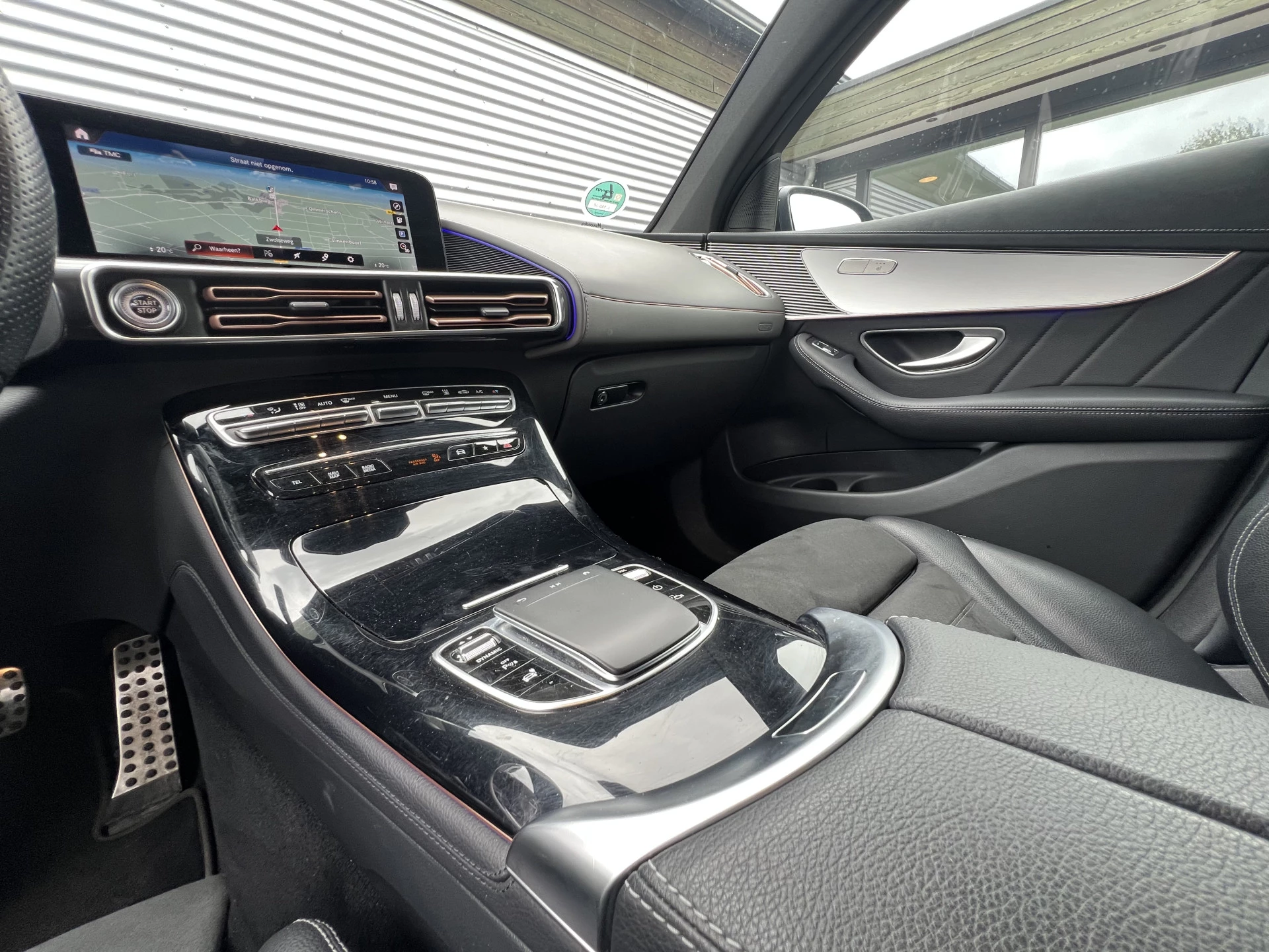 Hoofdafbeelding Mercedes-Benz EQC