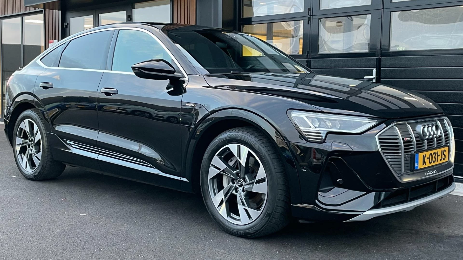 Hoofdafbeelding Audi e-tron