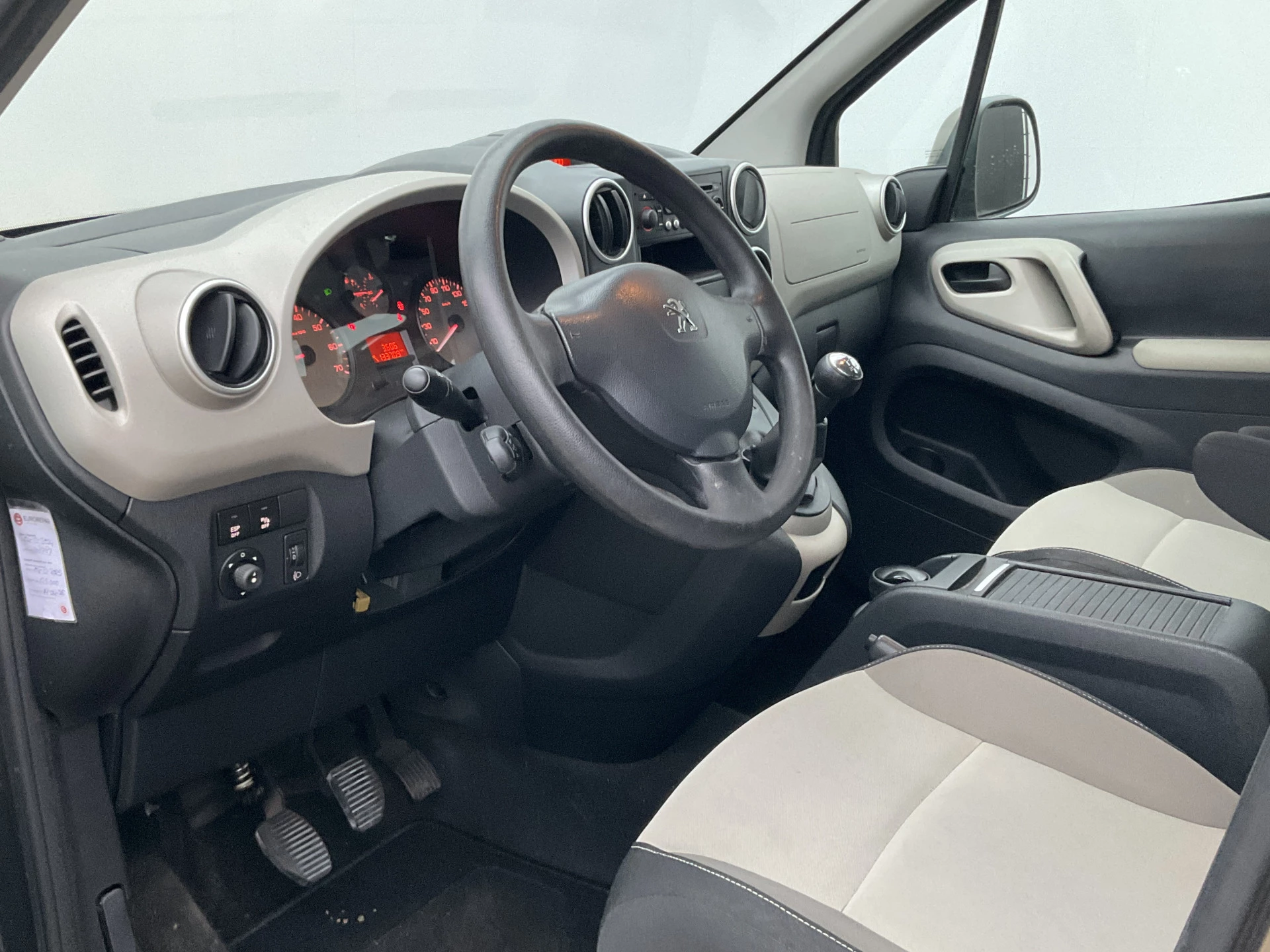 Hoofdafbeelding Peugeot Partner