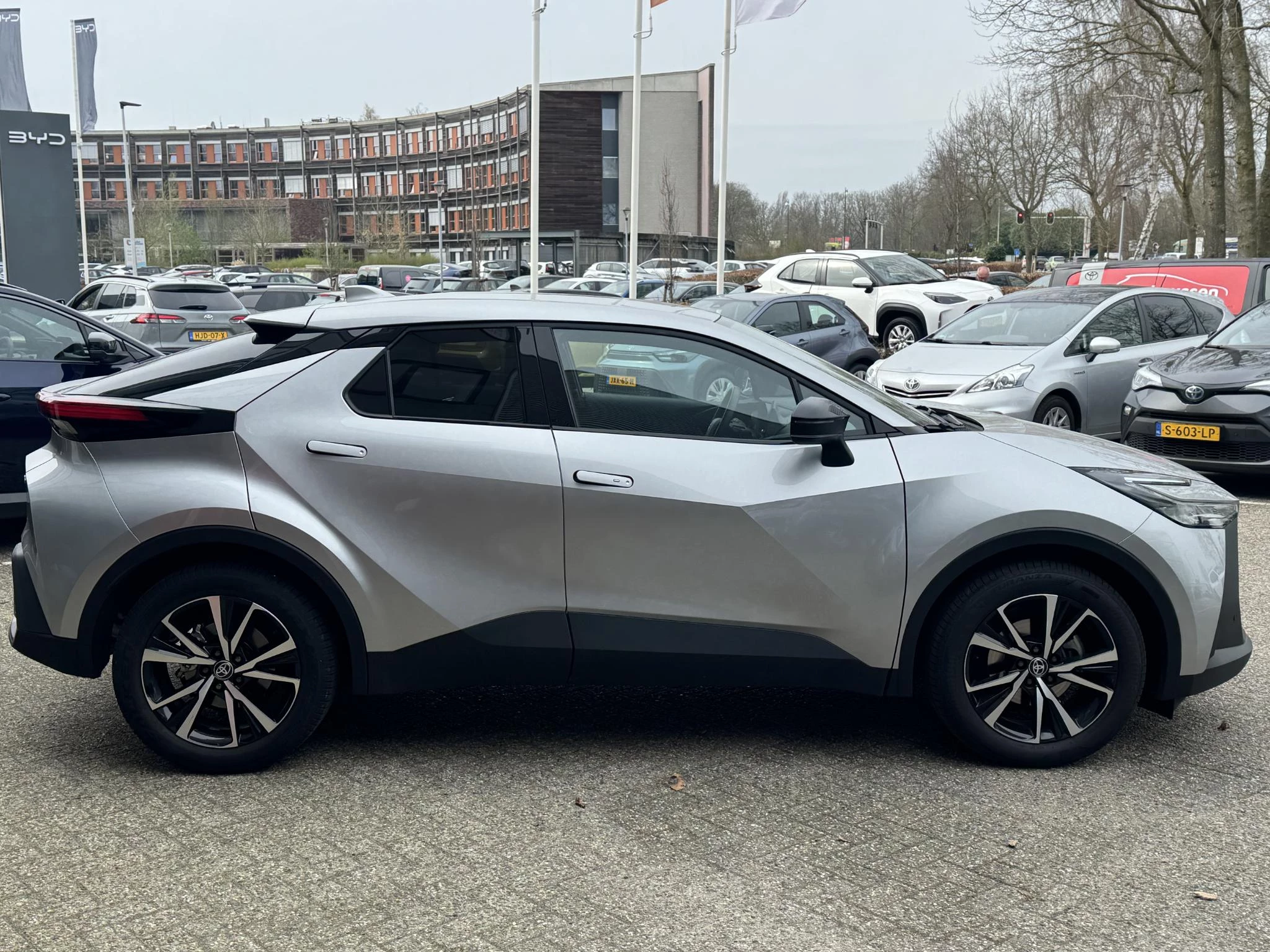 Hoofdafbeelding Toyota C-HR