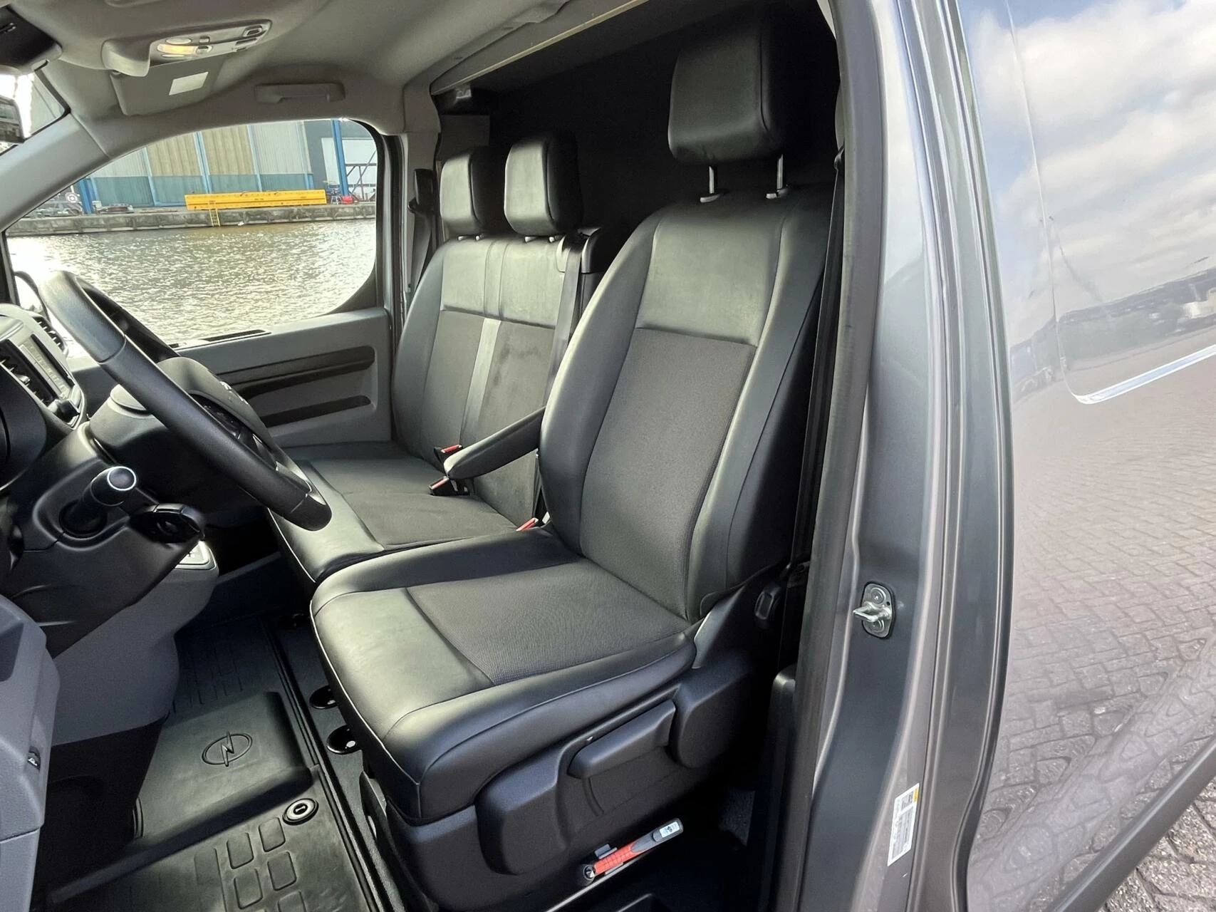 Hoofdafbeelding Opel Vivaro-e
