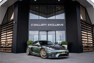 Hoofdafbeelding Porsche 718 Porsche 718 GT4 RS - Origineel NL | Lift l Volledig XPEL | Weissach | Oakgreenmetallic | Keramisch | Carbon | Sport Chrono +