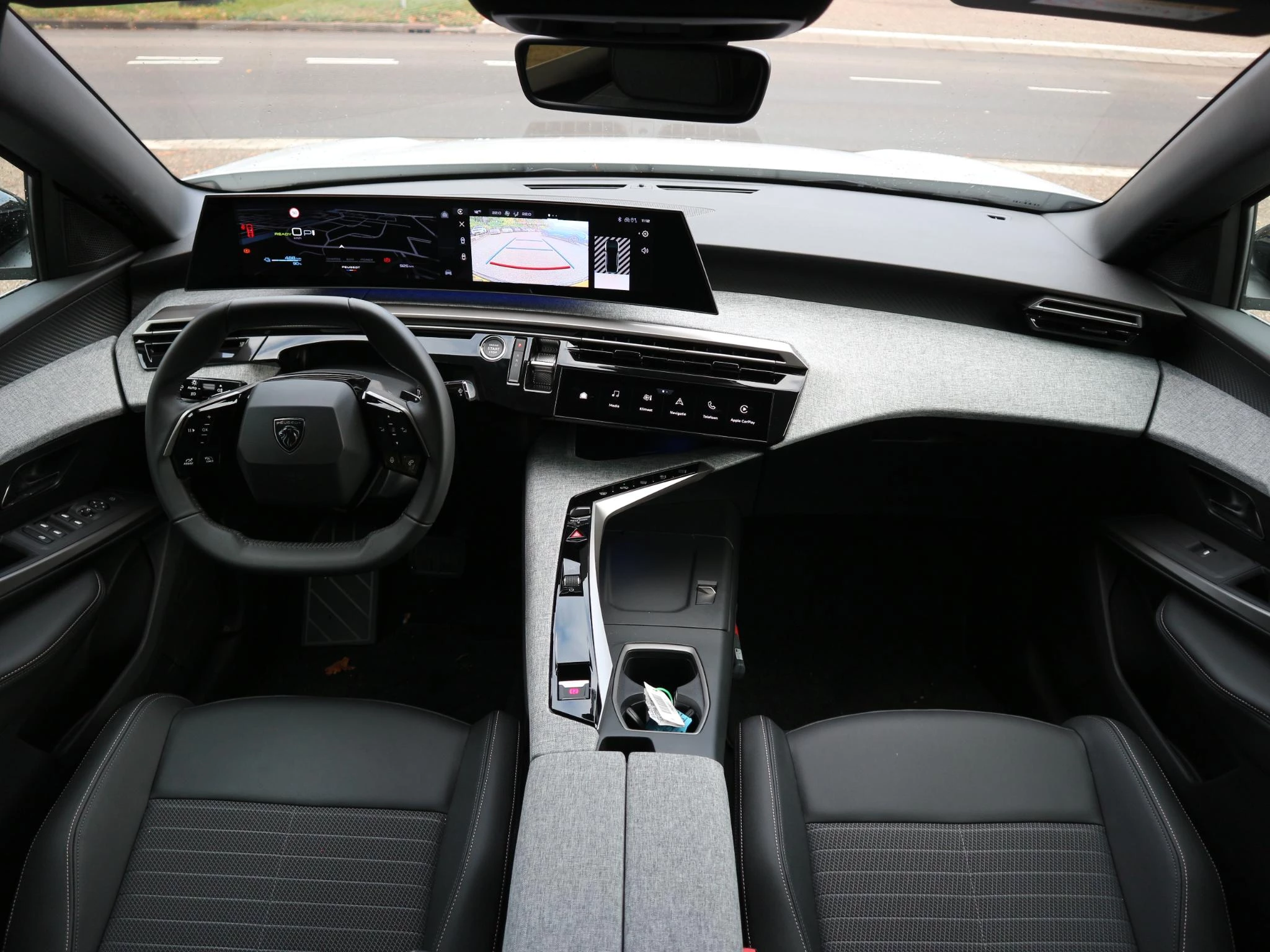 Hoofdafbeelding Peugeot e-3008