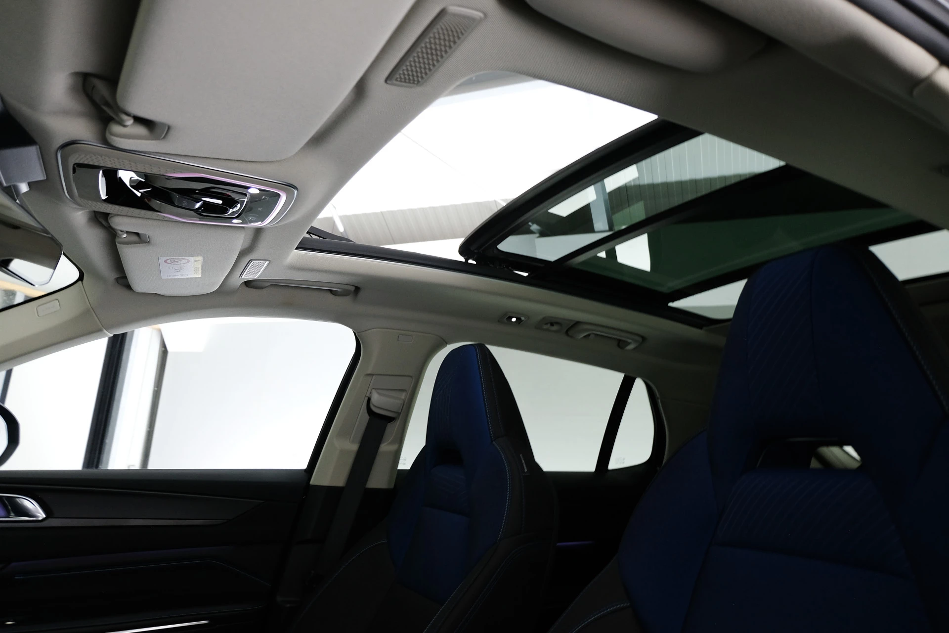 Hoofdafbeelding Lynk & Co 01