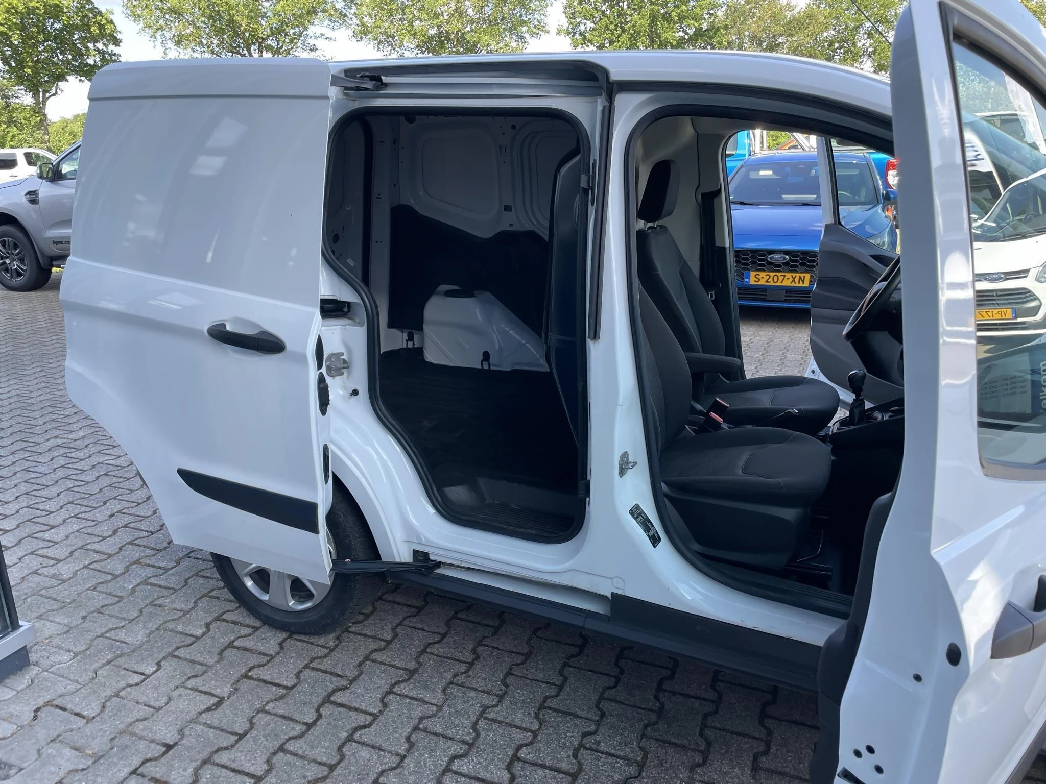 Hoofdafbeelding Ford Transit Courier