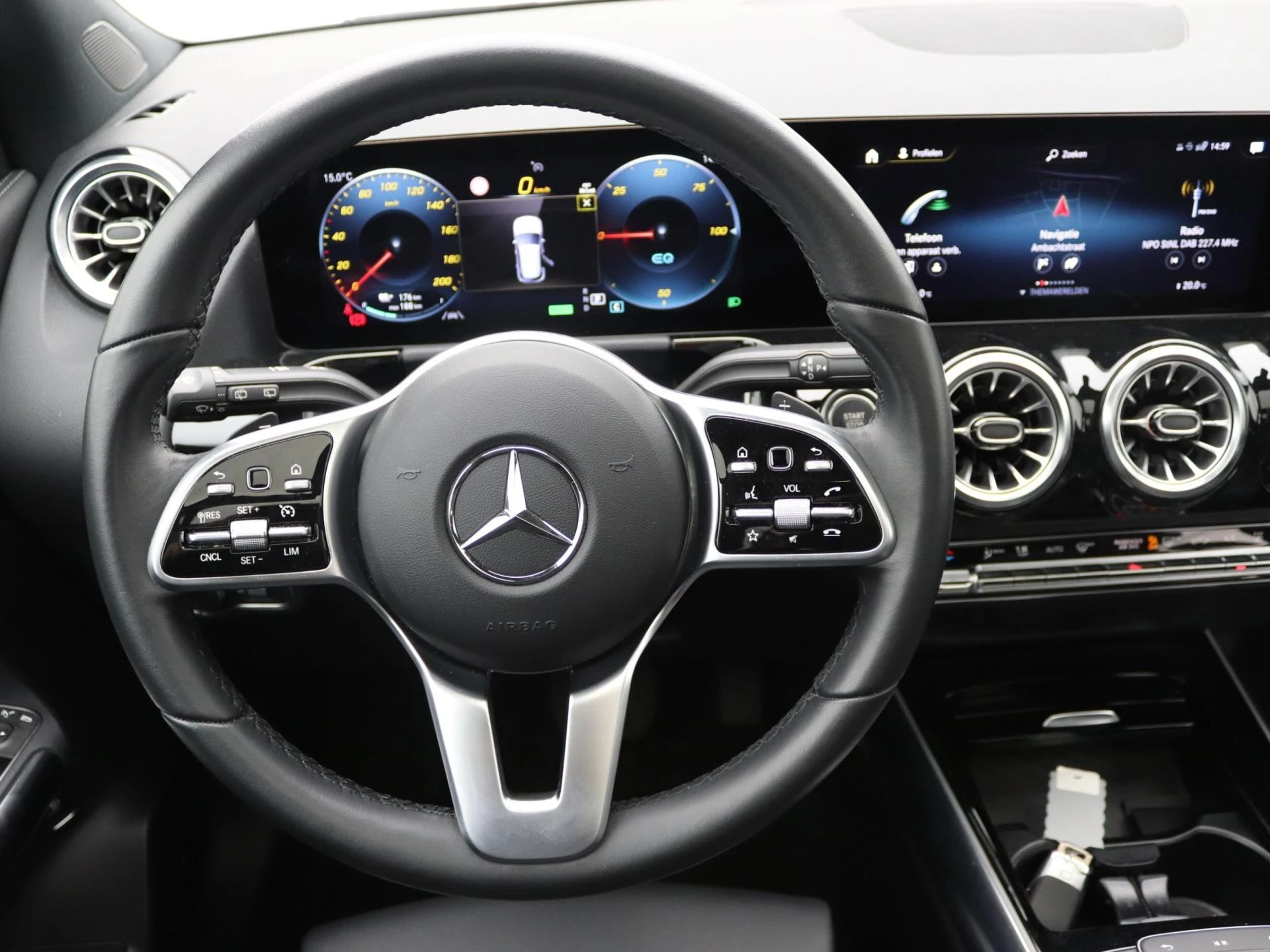 Hoofdafbeelding Mercedes-Benz EQA